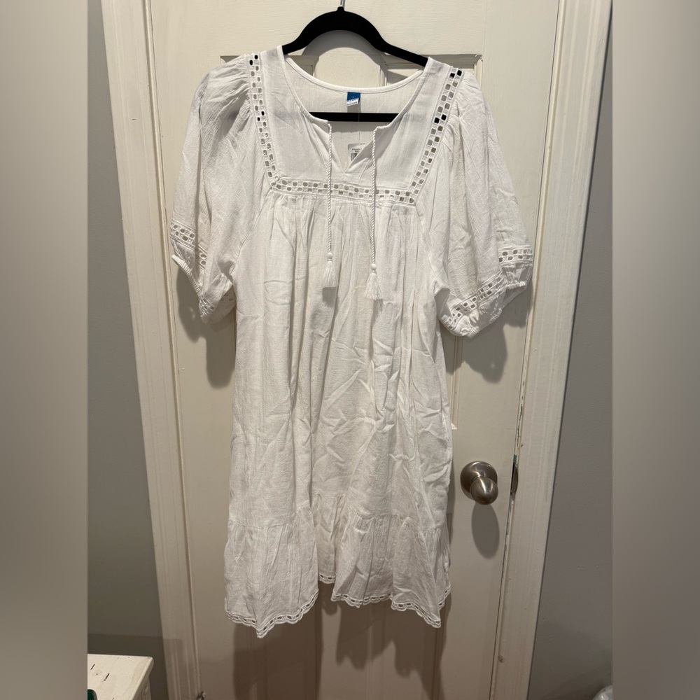White Old Navy dress